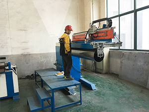 自動焊接風管機